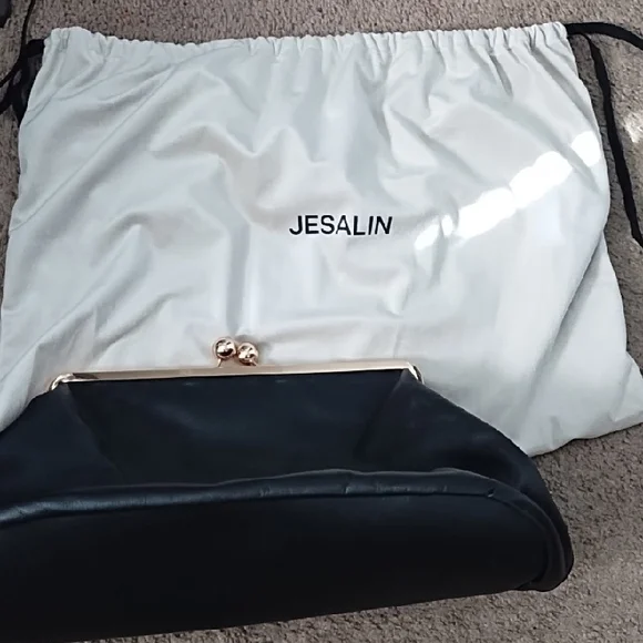 NEW Leather Black Kisslock "Sette" Clutch with Gold Accents By Jesalin - Picture 8 of 8